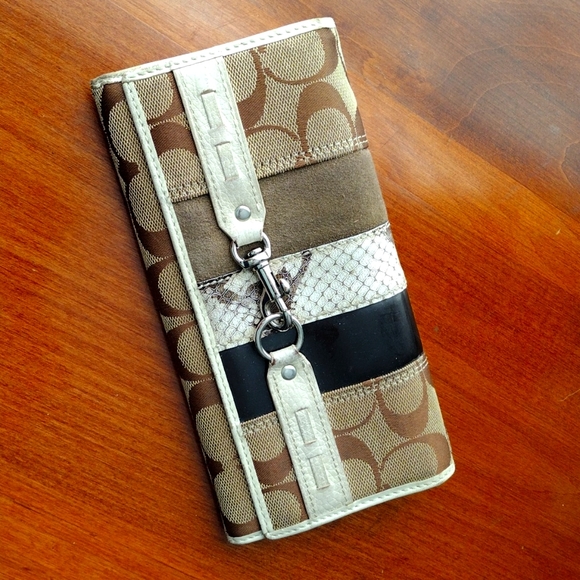 Coach Wallet - Picture 1 of 3